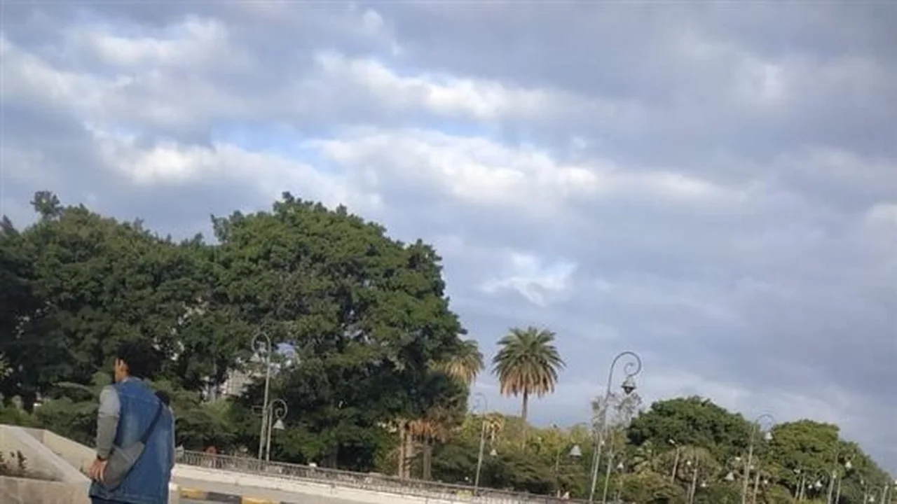 طقس الإسكندرية: أجواء باردة ورياح نشطة مع استمرار فرص سقوط الأمطار